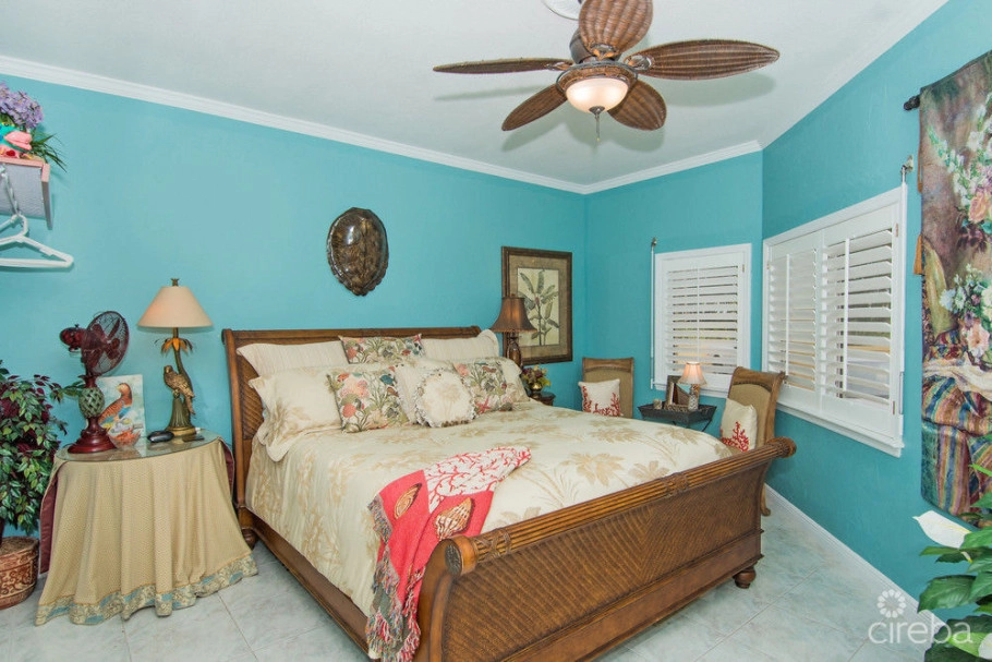 Poinsettia Ocean Front A3