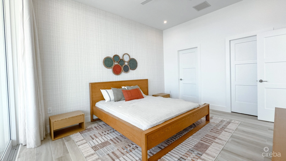 Sunset Point End Unit West Bay