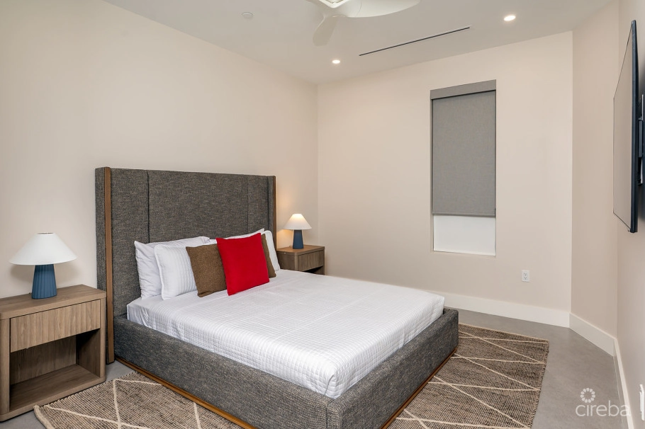 Point West Penthouse #24 - Three Bed Ocean View
