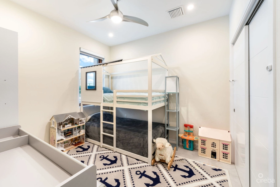 Arvia 3-bedroom Canal Front Unit With Dock