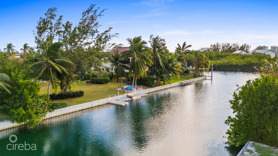 Vista Del Mar- Executive  Estate Canal Lot