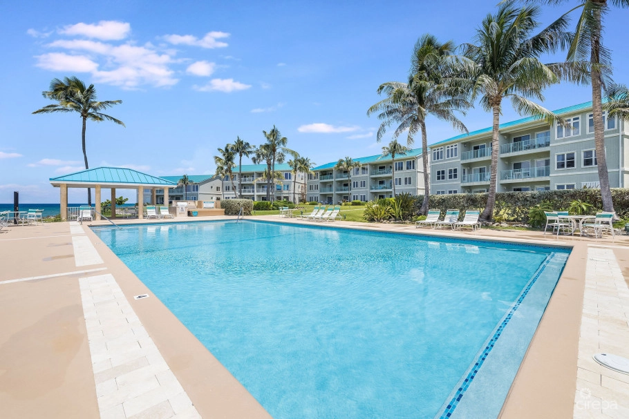 Oceanfront Spacious Ground Floor Ocean Pointe Villas