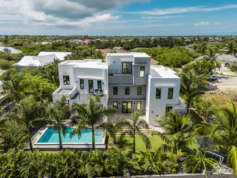 Royal Palms - 5 Bedroom Estate W/rental Unit