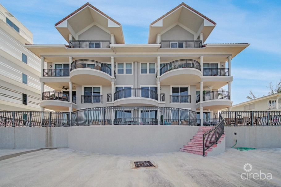 Kisha 105 | 2bdrm Waterfront Walkout  -coastal Chic Corner Unit