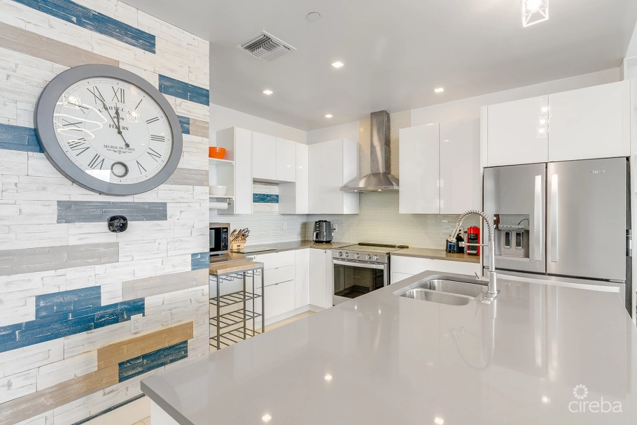 Lighthouse Point Residences Penthouse Corner Unit 301