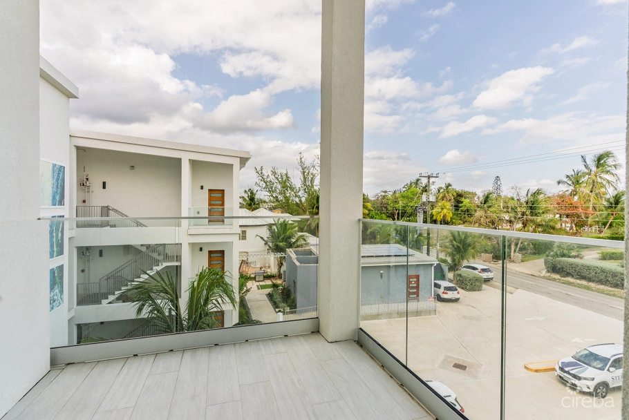 Lighthouse Point Residences Penthouse Corner Unit 301