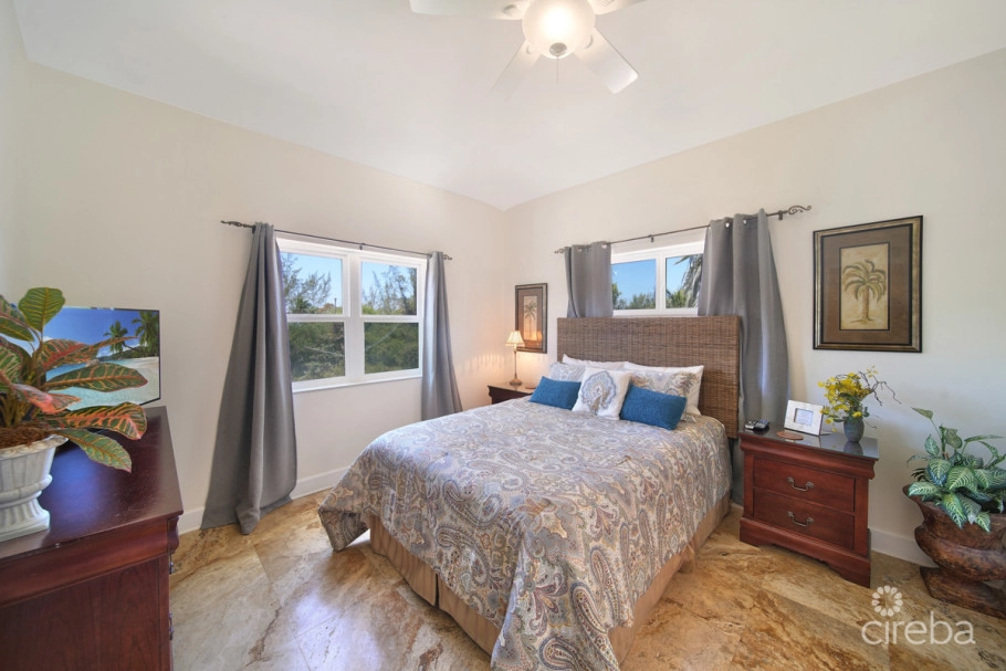Seacliff Yellow Located In Cottage