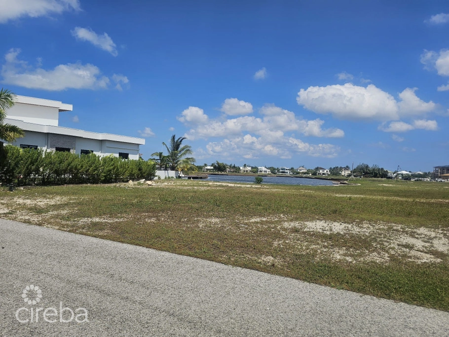 Prime Location Canal Front Harbour Reach