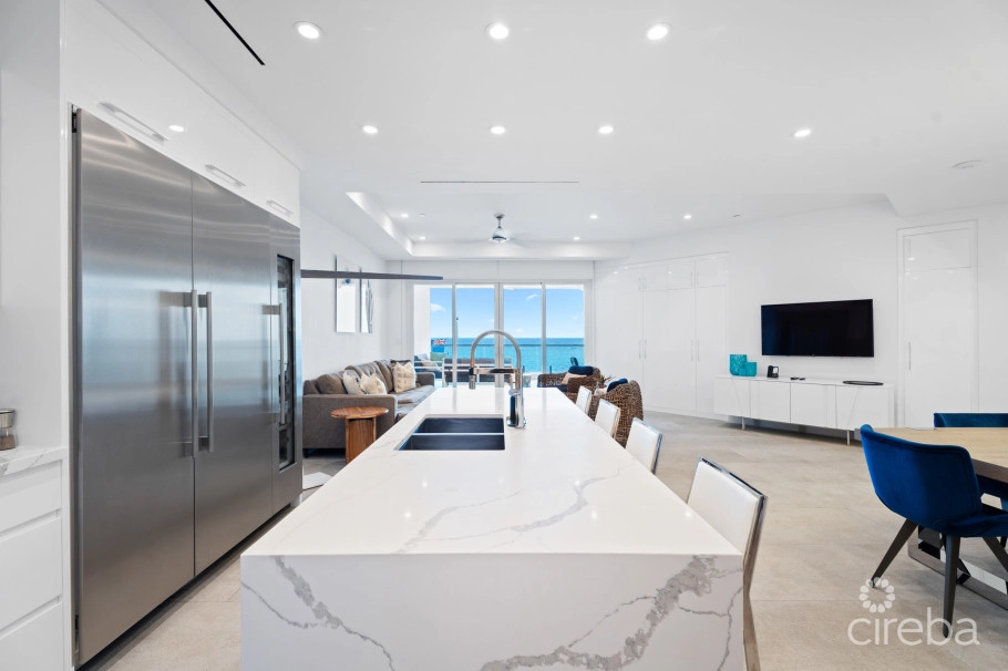 Rum Point Club 305