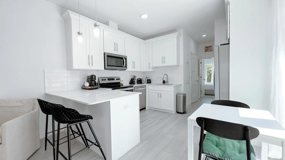 La Paidion Condo West Bay