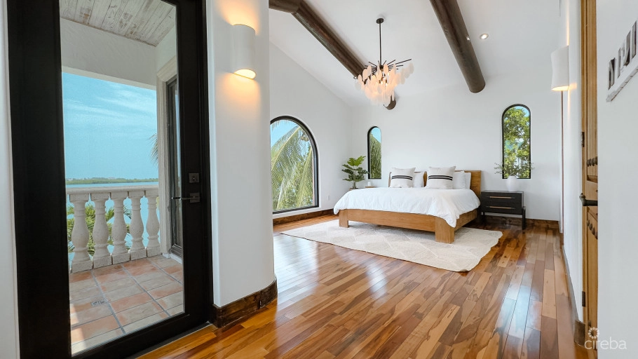 Crystal Harbour - Ocean Front Home