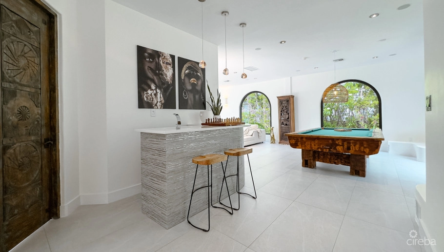 Crystal Harbour - Ocean Front Home