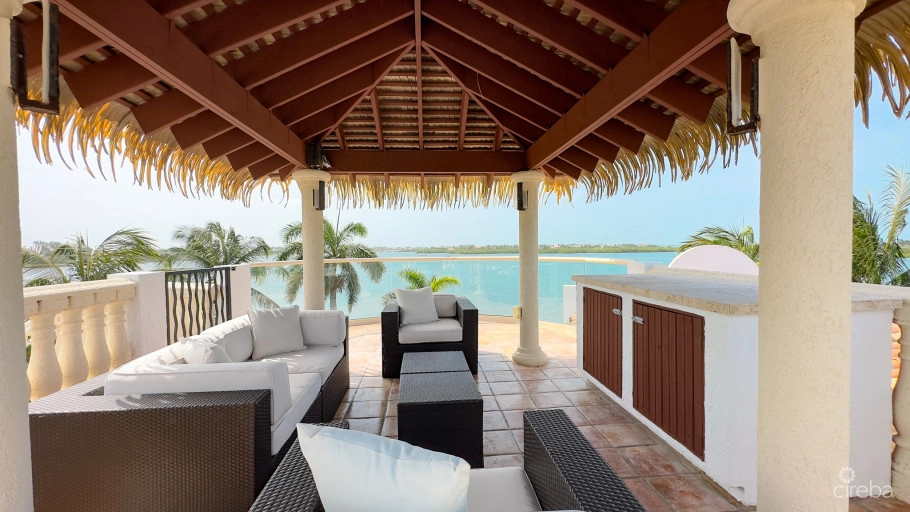 Crystal Harbour - Ocean Front Home