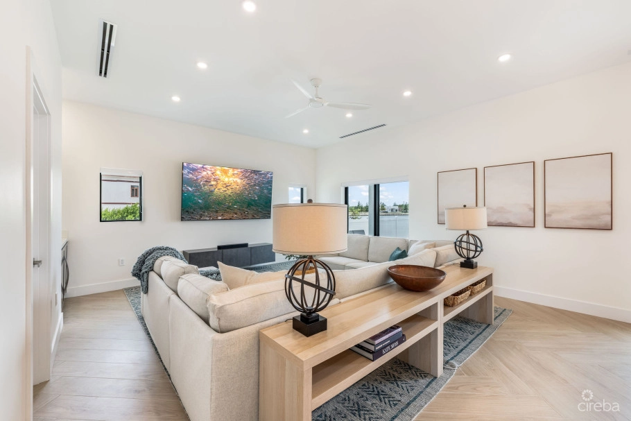 Auburn Bay 3, Canal Front Home