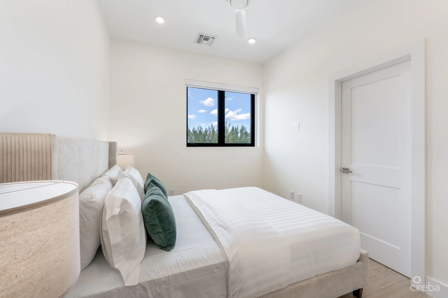 Auburn Bay 3, Canal Front Home