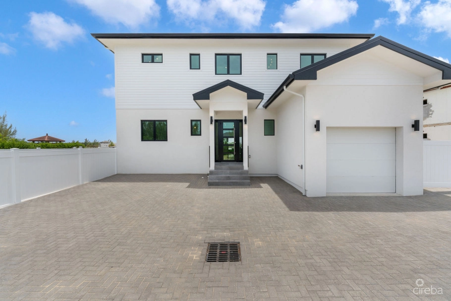Auburn Bay 3, Canal Front Home