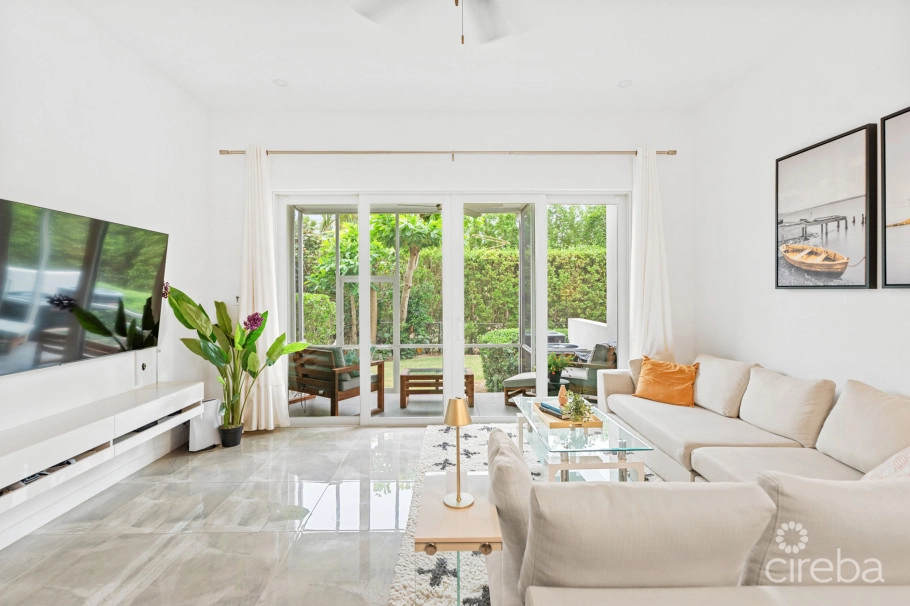 Eleven Parc Townhome – Prime Location In Seven Mile Beach Corridor