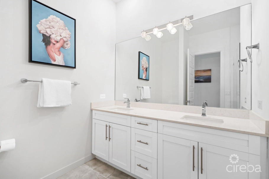Eleven Parc Townhome – Prime Location In Seven Mile Beach Corridor