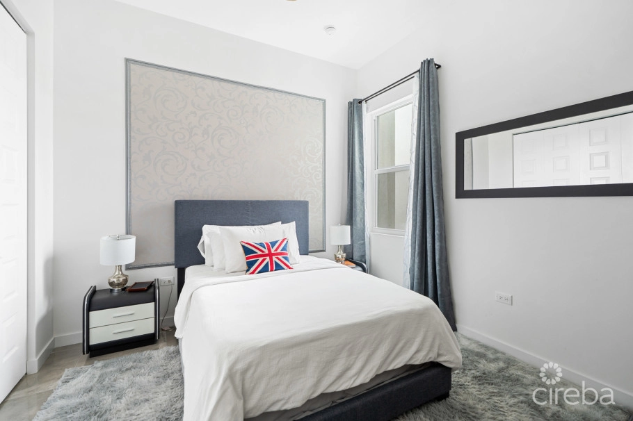 Eleven Parc Townhome – Prime Location In Seven Mile Beach Corridor