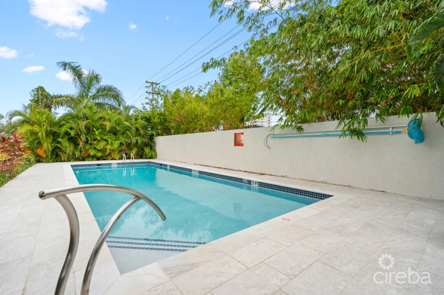 Eleven Parc Townhome – Prime Location In Seven Mile Beach Corridor
