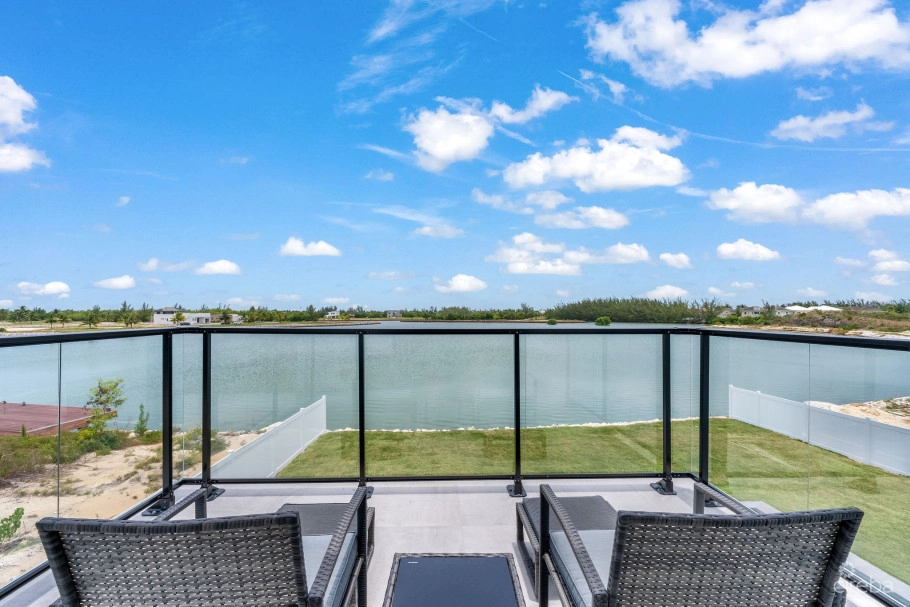 Auburn Bay 3, Canal Front Home