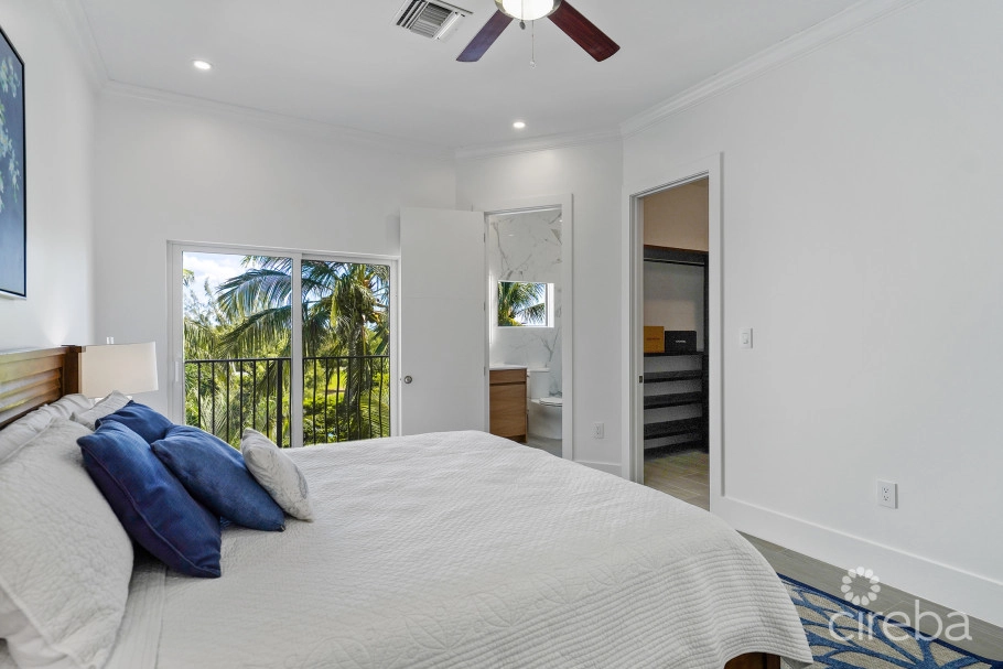 Reduced! Turnberry  East #3 , Crystal Harbour