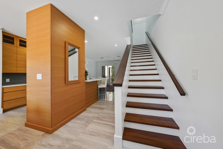 Reduced! Turnberry  East #3 , Crystal Harbour