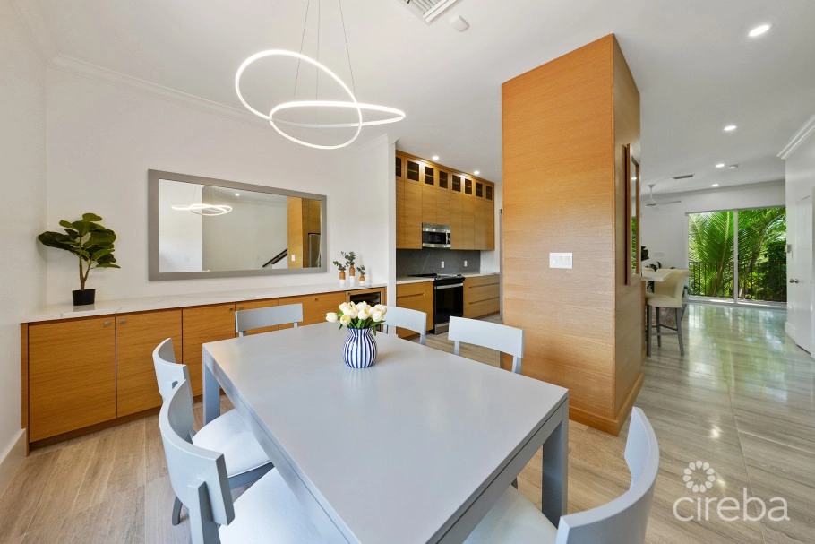 Reduced! Turnberry  East #3 , Crystal Harbour