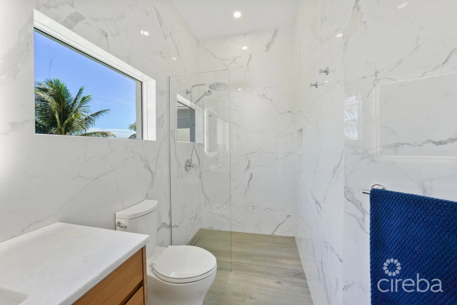 Reduced! Turnberry  East #3 , Crystal Harbour