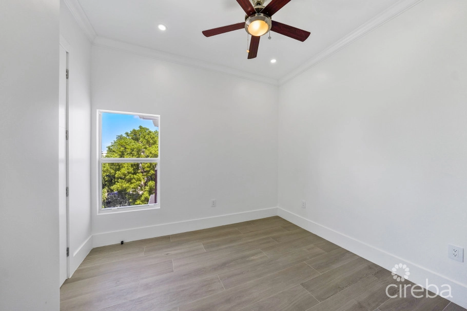 Reduced! Turnberry  East #3 , Crystal Harbour
