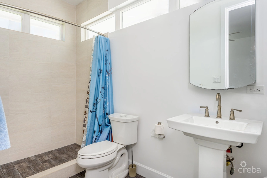 Bimini Dr - Executive Canal Front Home In Grand Harbour