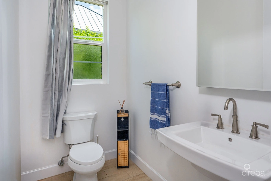 Bimini Dr - Executive Canal Front Home In Grand Harbour