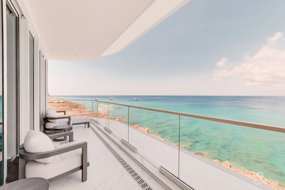 Fin- Chic 4 Bed W Den Condo