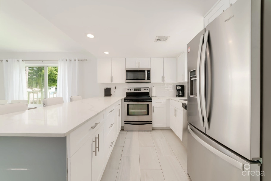 Sunset Cove Renovated 2 Bedroom