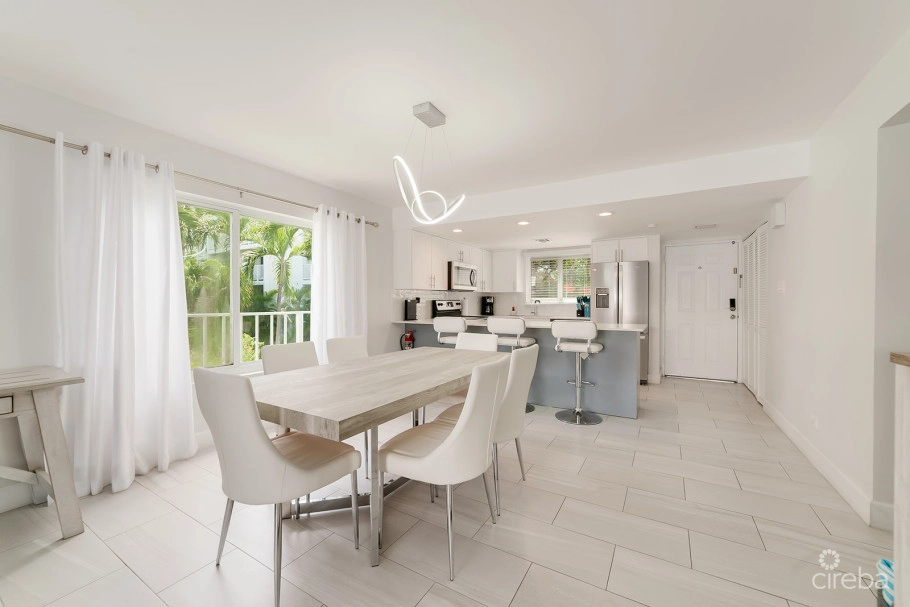 Sunset Cove Renovated 2 Bedroom