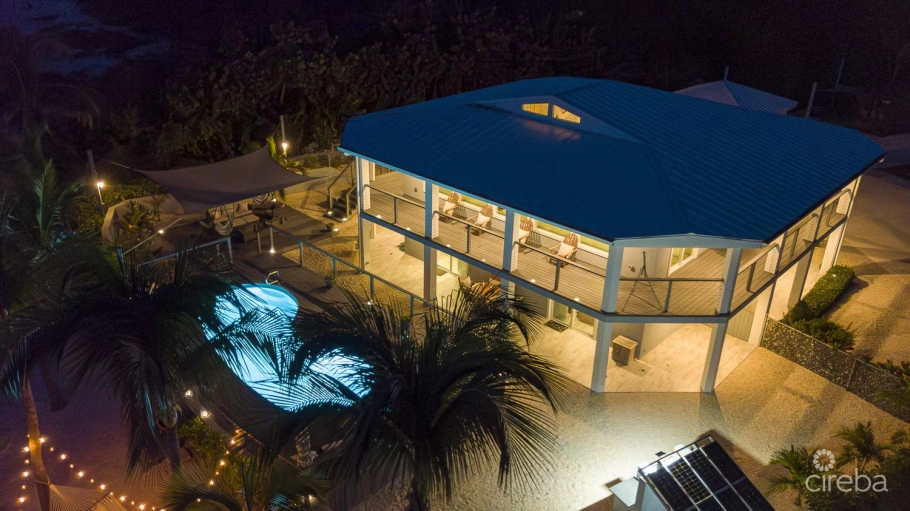 A Wave From It All - Fully Reno'd 4 Bed Oceanfront