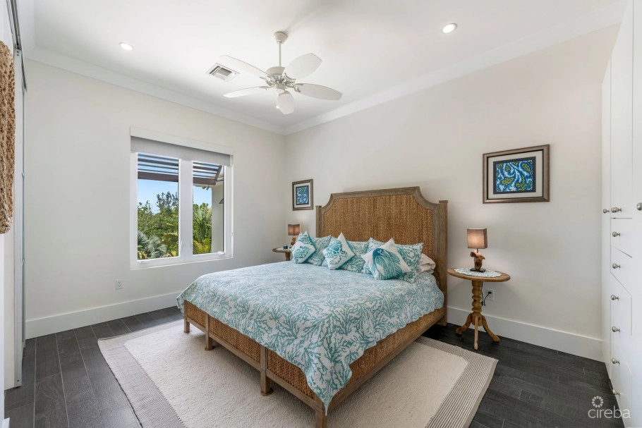 Chiaro Di Luna, A Luxury Ocean Front Estate In Vista Del Mar