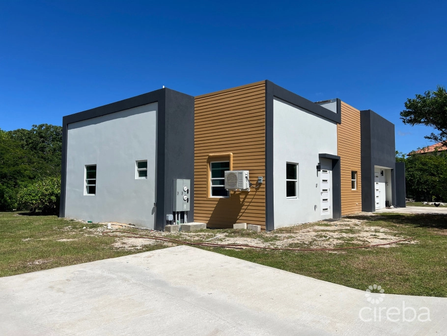 Half Duplex - 2 Bed/2 Bath