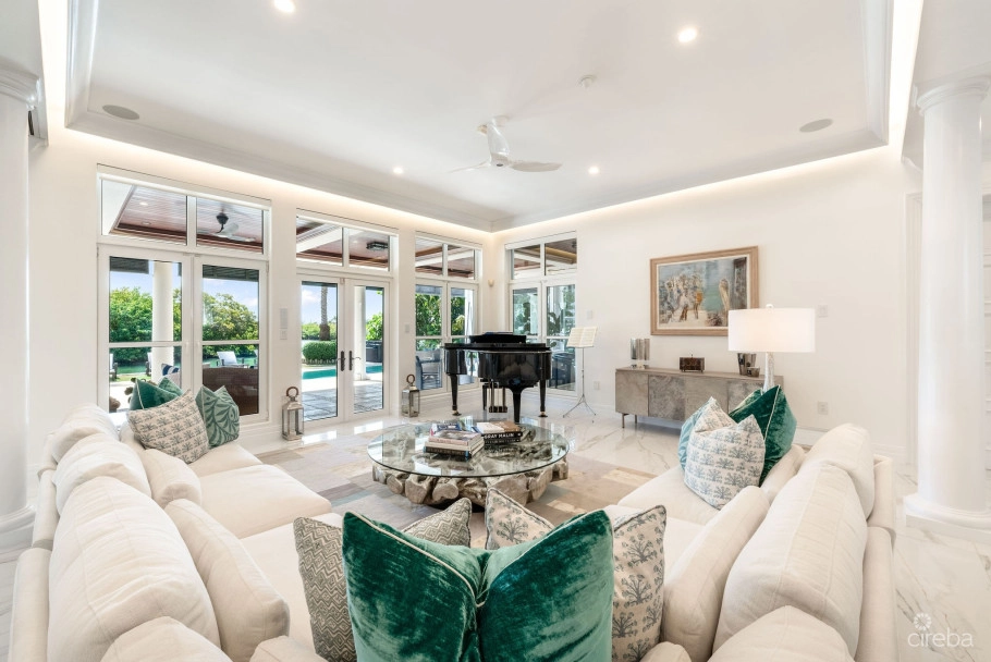 Pineapple House, A Vista Del Mar Estate