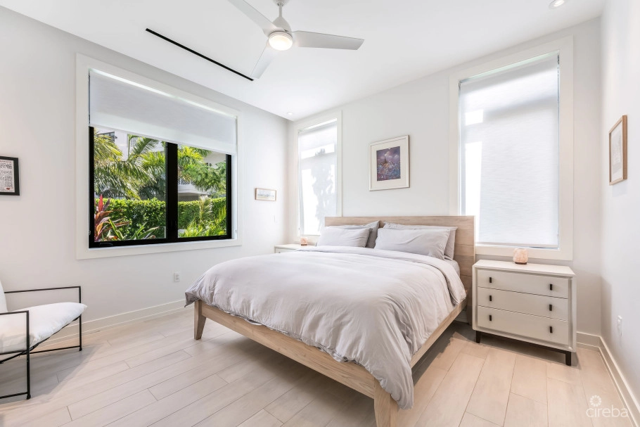 Olea 414 - Private Garden 2-bed Residence