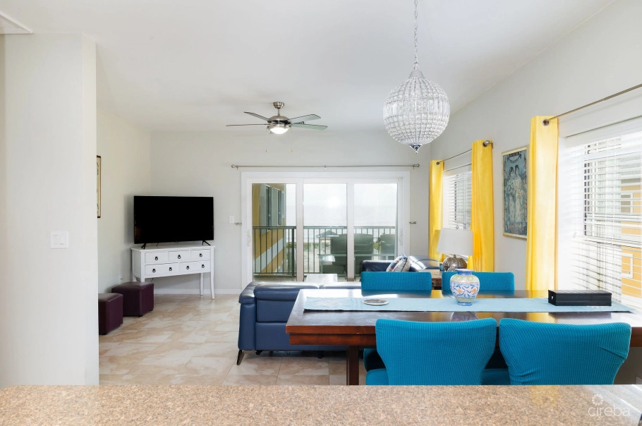 307 South Shore