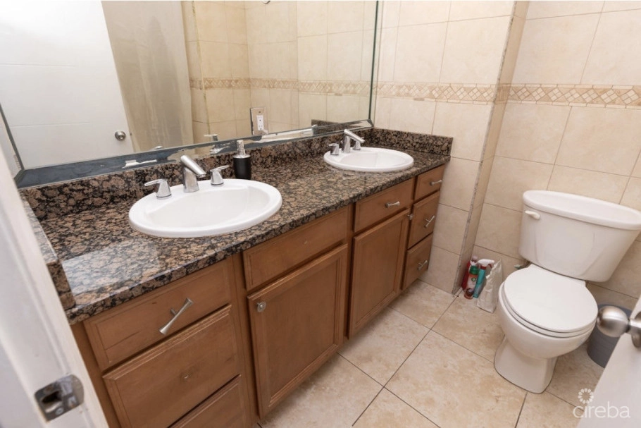 Lower Valley Luxury Townhouse
