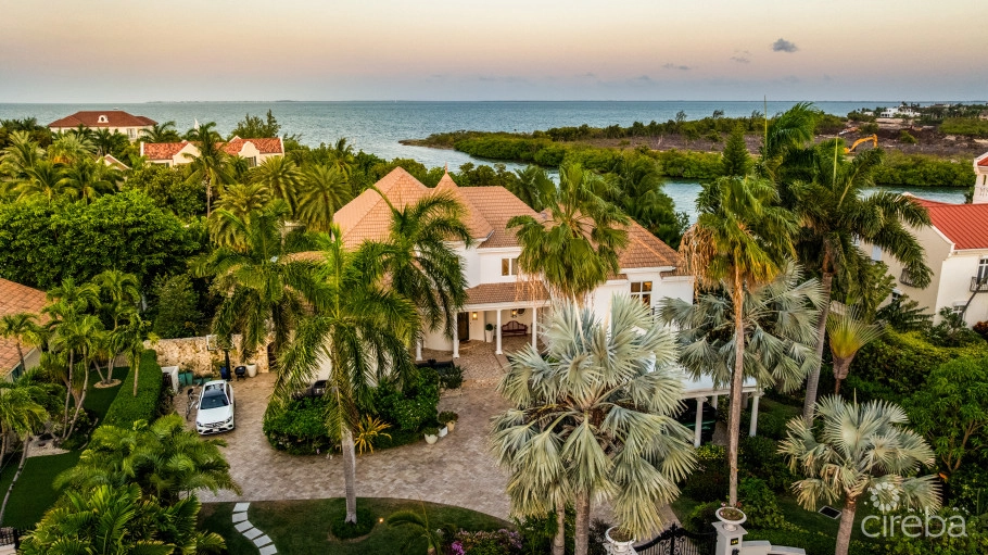 Pineapple House, A Vista Del Mar Estate