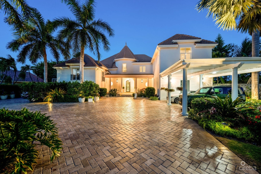 Pineapple House, A Vista Del Mar Estate