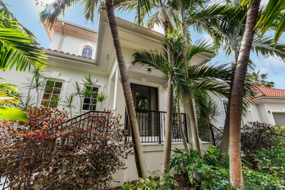 4 Bed Canal Front Villa - Vista Del Mar