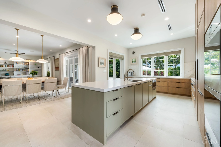 4 Bed Canal Front Villa - Vista Del Mar