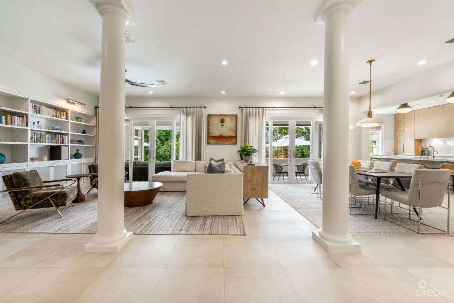 4 Bed Canal Front Villa - Vista Del Mar