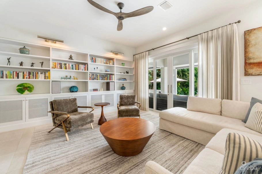 4 Bed Canal Front Villa - Vista Del Mar