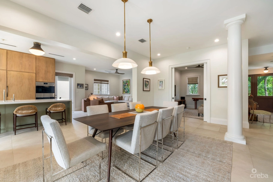 4 Bed Canal Front Villa - Vista Del Mar