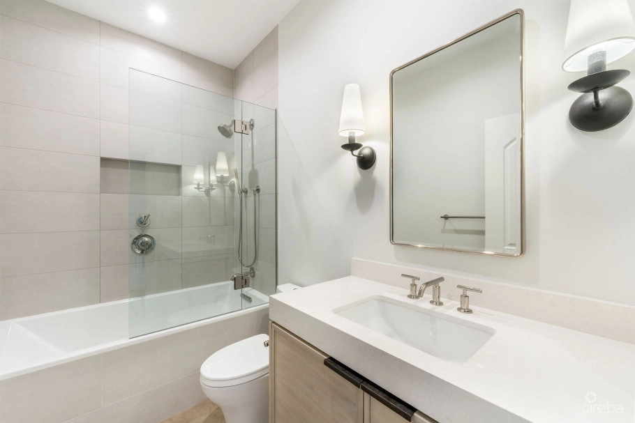 4 Bed Canal Front Villa - Vista Del Mar